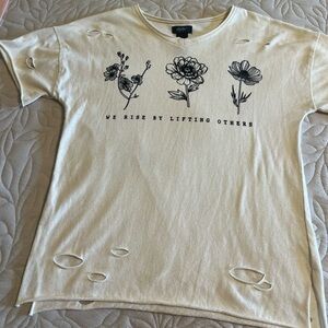 Daytrip girls medium t shirt BUCKLE